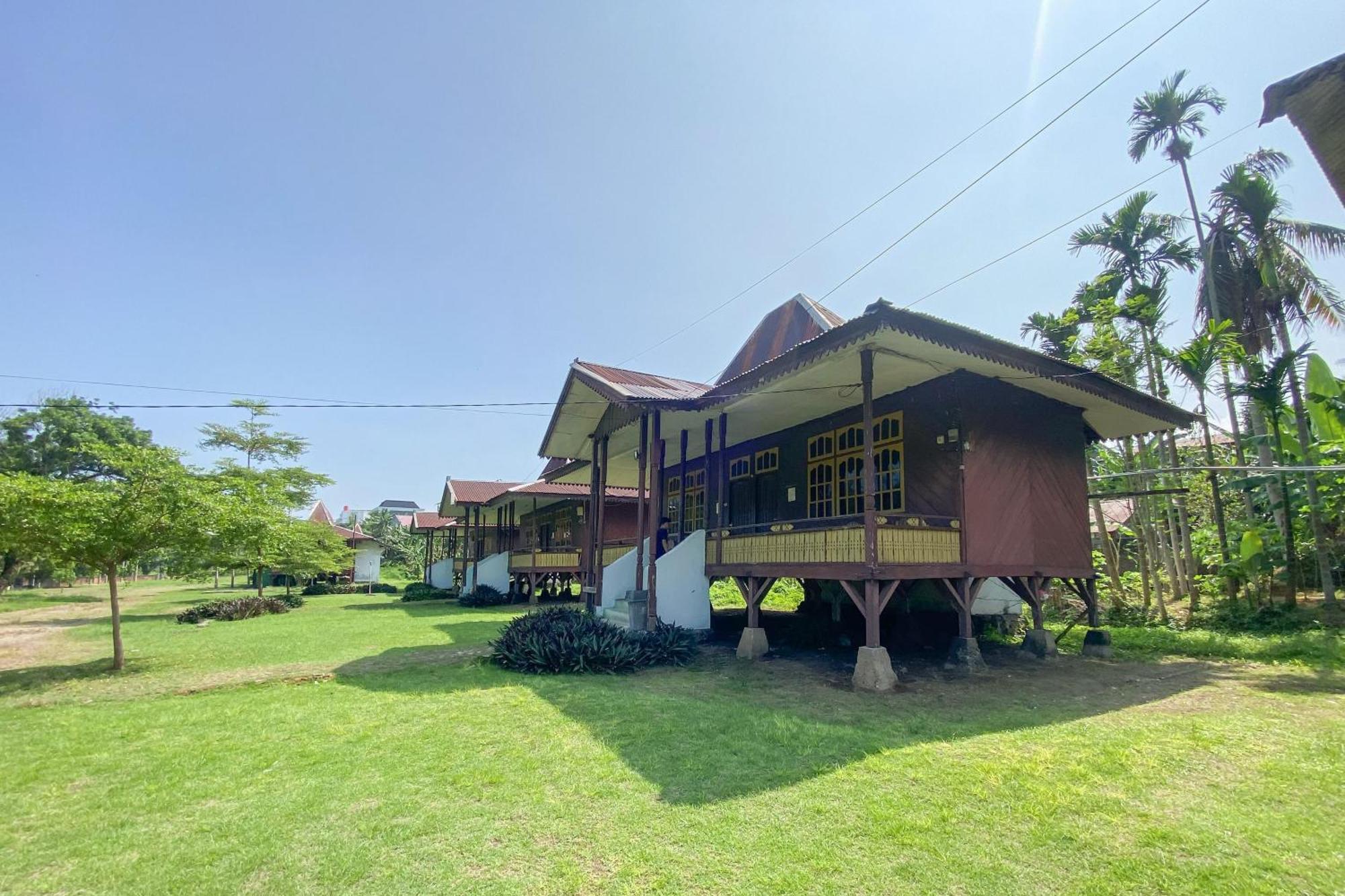 Hotel Pantai Panjang Bengkulu Redpartner 外观 照片